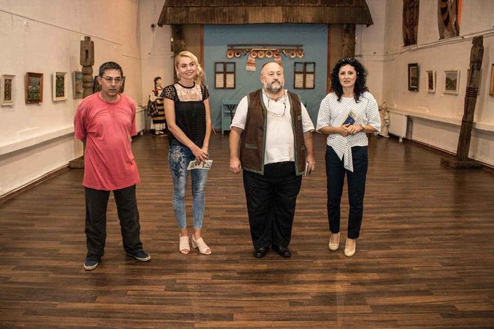 Expoziția de artă naivă „Hora culorilor în satul românesc”